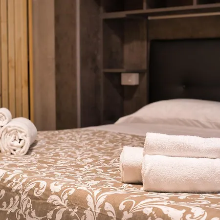 Cozy Mountain Escape Near