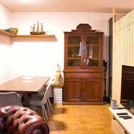 Cozy Mountain Escape Near