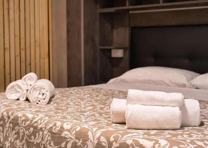 Cozy Mountain Escape Near